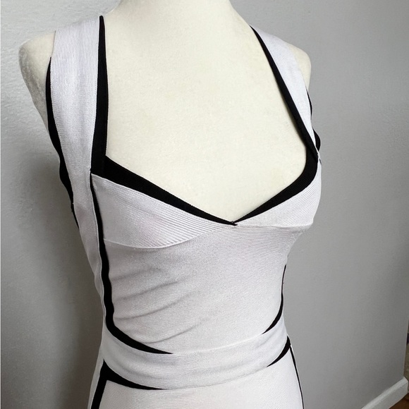 🎉 Sale Herve Leger Black and Off White Bandage Dress XS - Picture 2 of 6